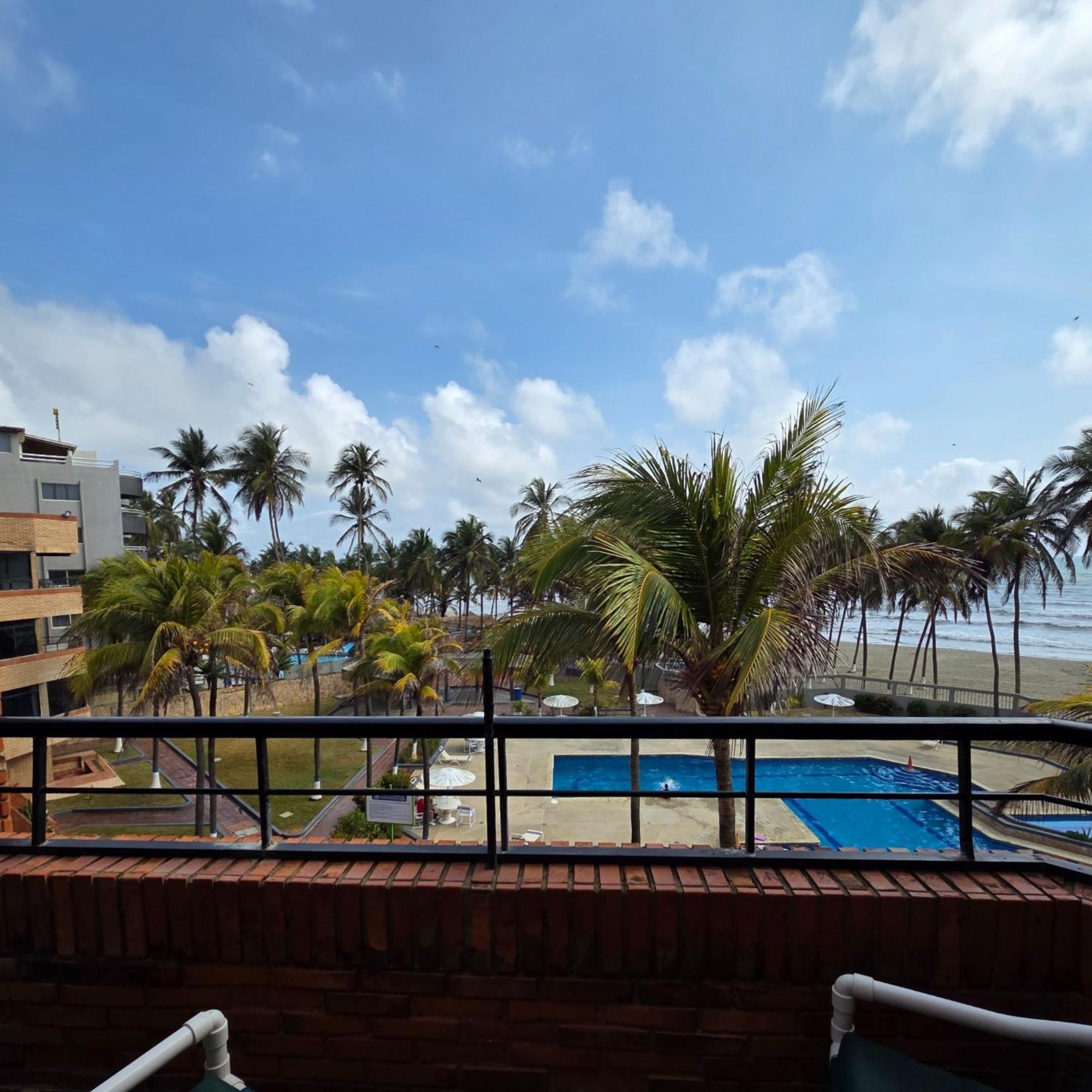 Apartamento Tucacas, Frente Al Mar, Balcon, Piscina Y Playa Privada Exterior foto